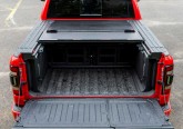 Жесткая четырехсекционная крышка Dodge RAM white RAM BOX (2014+2023)
